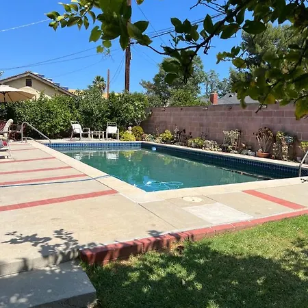 Vacation Rental W Pool &Garden 6 Guests Near Csun